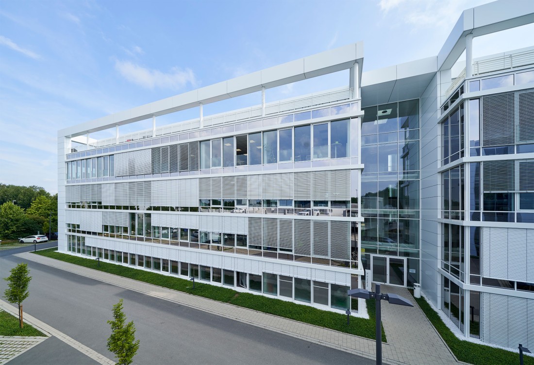 Business Quartier Westend-Carré Eingang Fensterfront