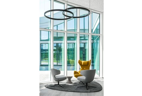 Clear and with straight vertical lines, the curtain wall system heroal C 50 on the IT campus emphasises modern architecture and pure design, and combines it with the best thermal insulation values. © heroal 