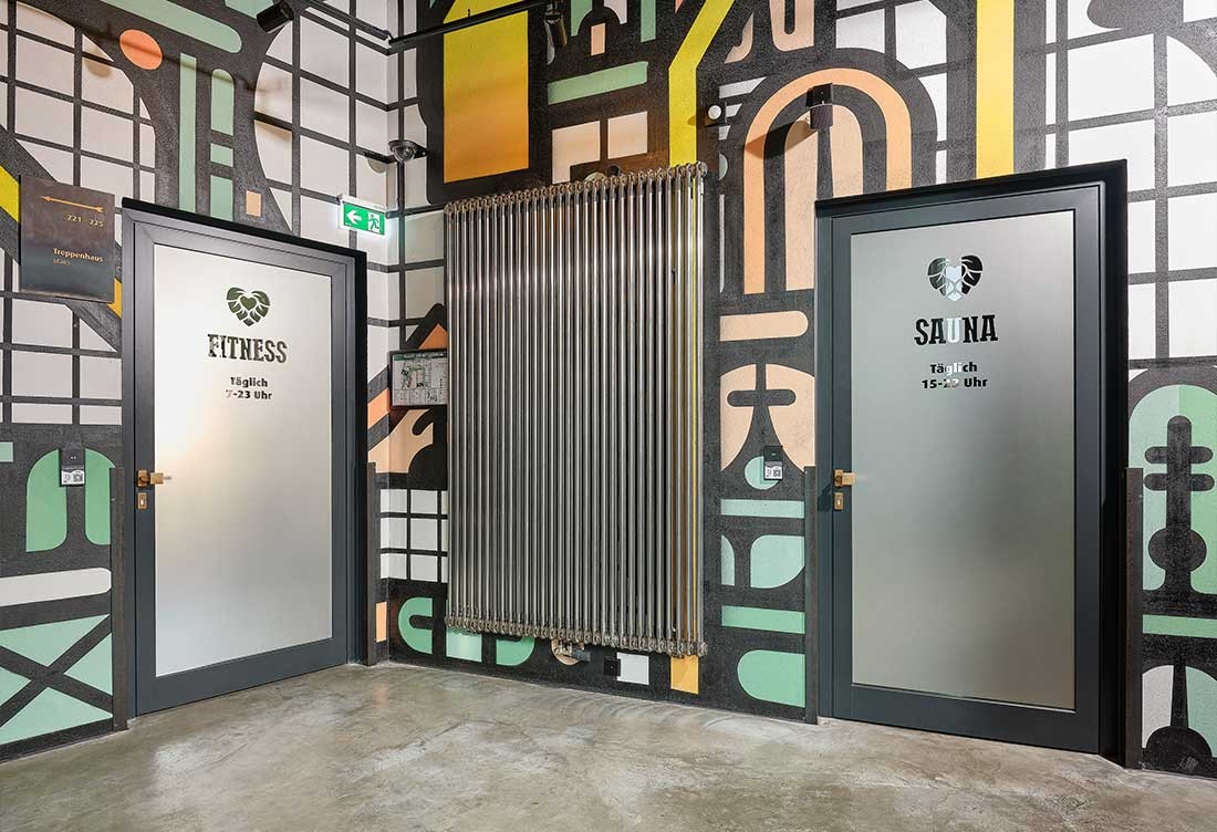 Liebesbier-Urban-Art-Hotel-Fitnessbereich-Eingang