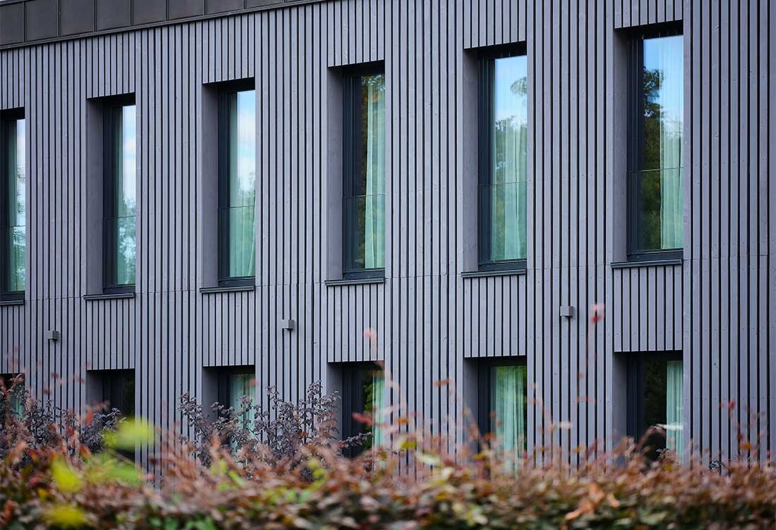 Liebesbier-Urban-Art-Hotel-Aussenansicht-Fenster