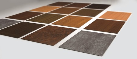 Met de innovatieve coatingtechnologie heroal Surface Design (SD) worden hoogwaardige en bijzonder robuuste hout-, roest- en betonlooks gecreëerd. © heroal