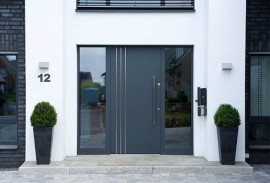 Porte di sicurezza-Porte di casa su misura-Vista frontale della casa