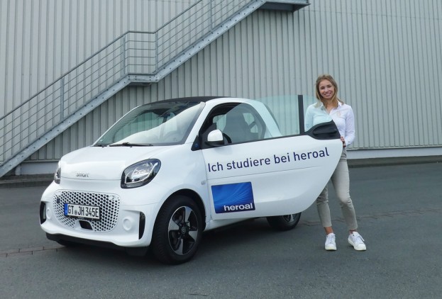 Jobmessen-heroal-ausbildungsstart-2020-smart-uebergabe