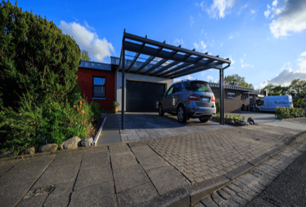Ueberdachungen-Carport-mit-Auto-vor-Garage